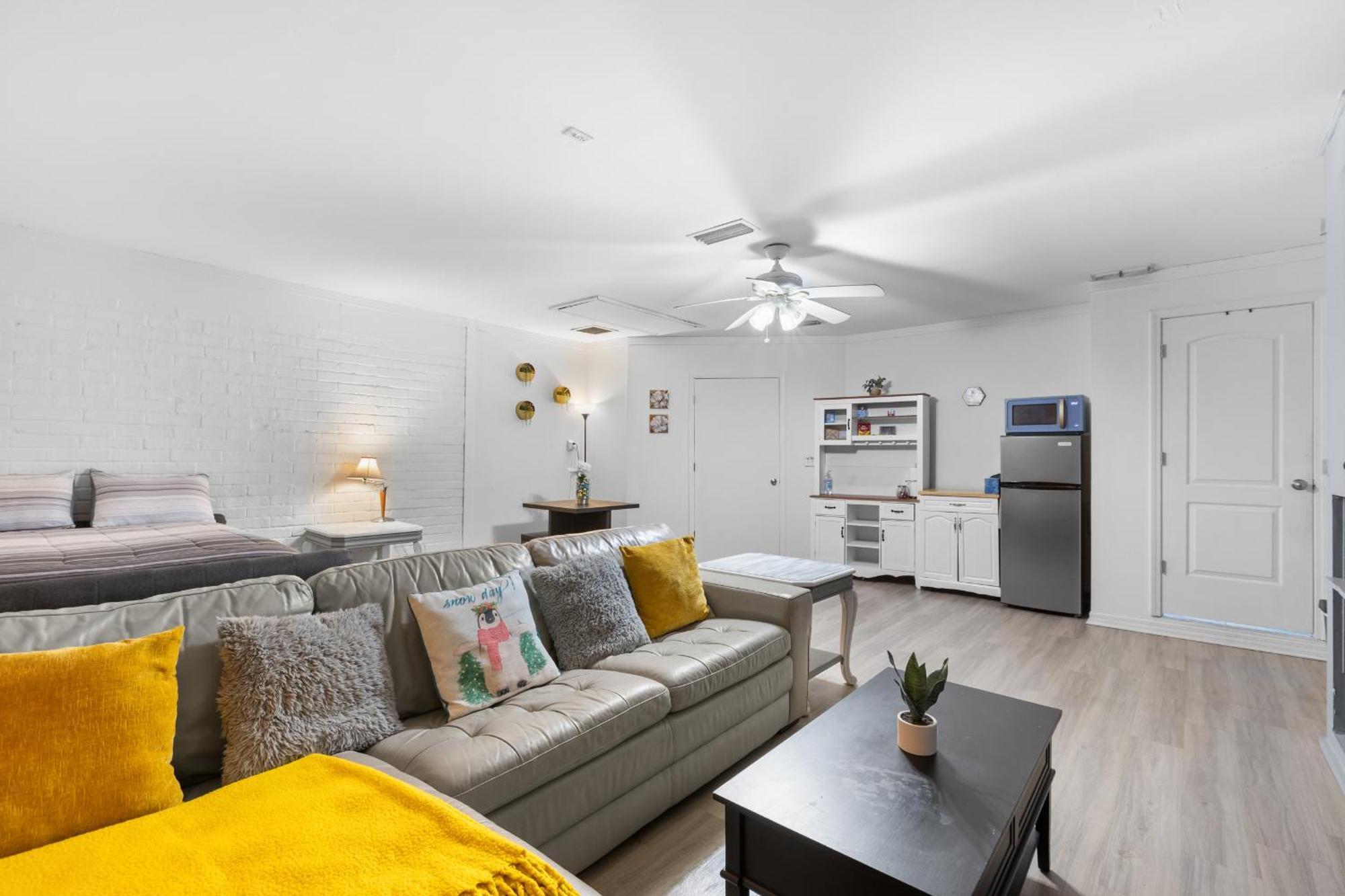 Pet Friendly Large Studio With Free Wi-Fi In Great Location! 奥兰治帕克 外观 照片